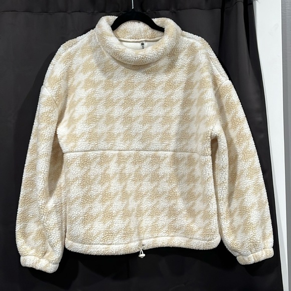 Ebb & Flow Tops - Cozy Sherpa